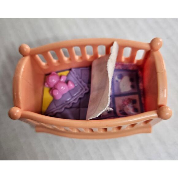 Fisher-Price Dollhouse Baby's Room Rocking Crib Teddy Blanket 3.5"x 2" H 2006 - Picture 3 of 7